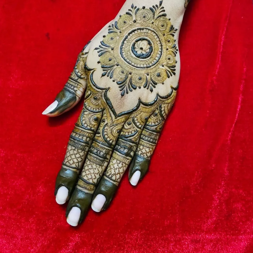 henna img2.webp