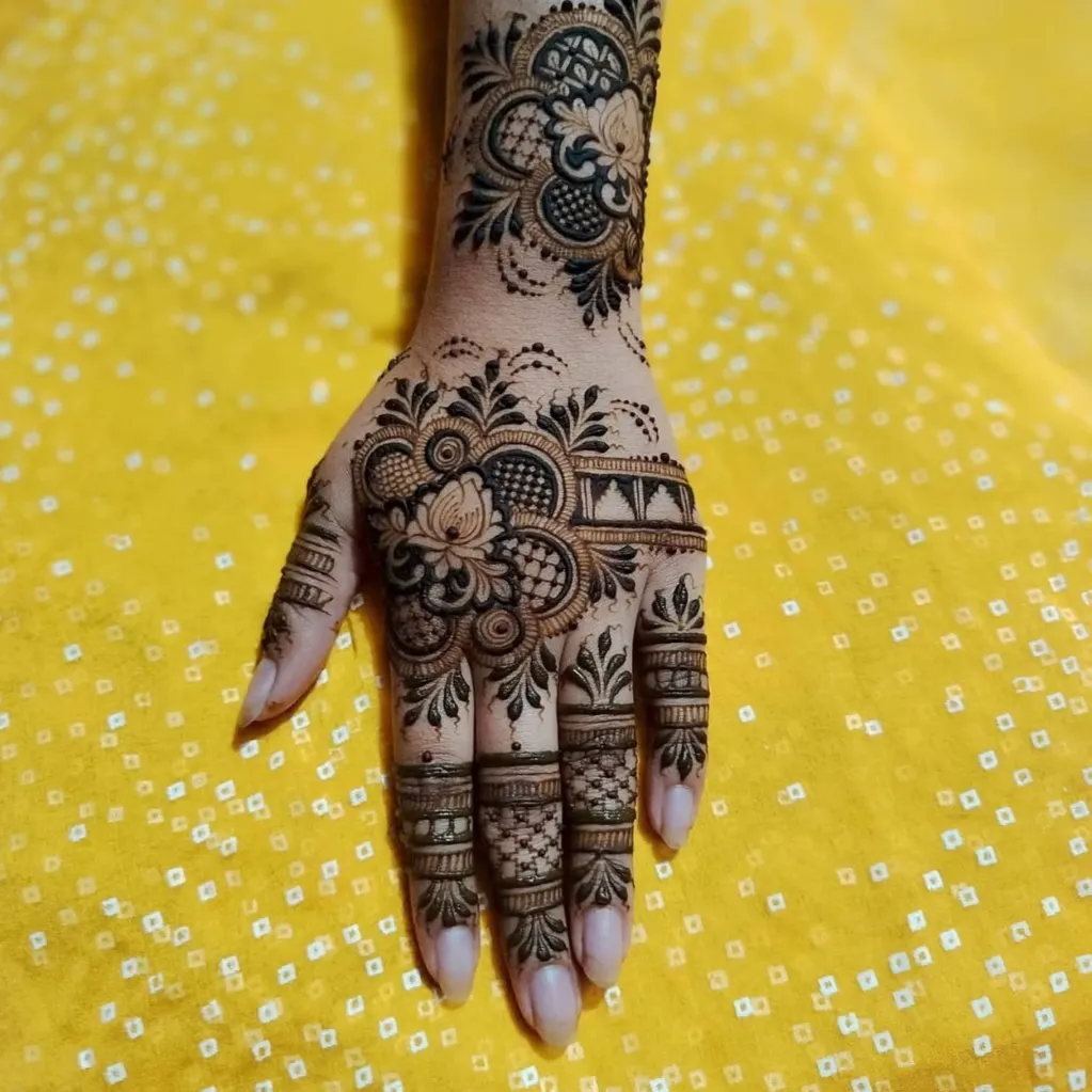 henna img3.webp